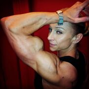 BicepsGirlFan