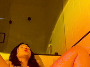 Tayler Hills Masturbating in the tub