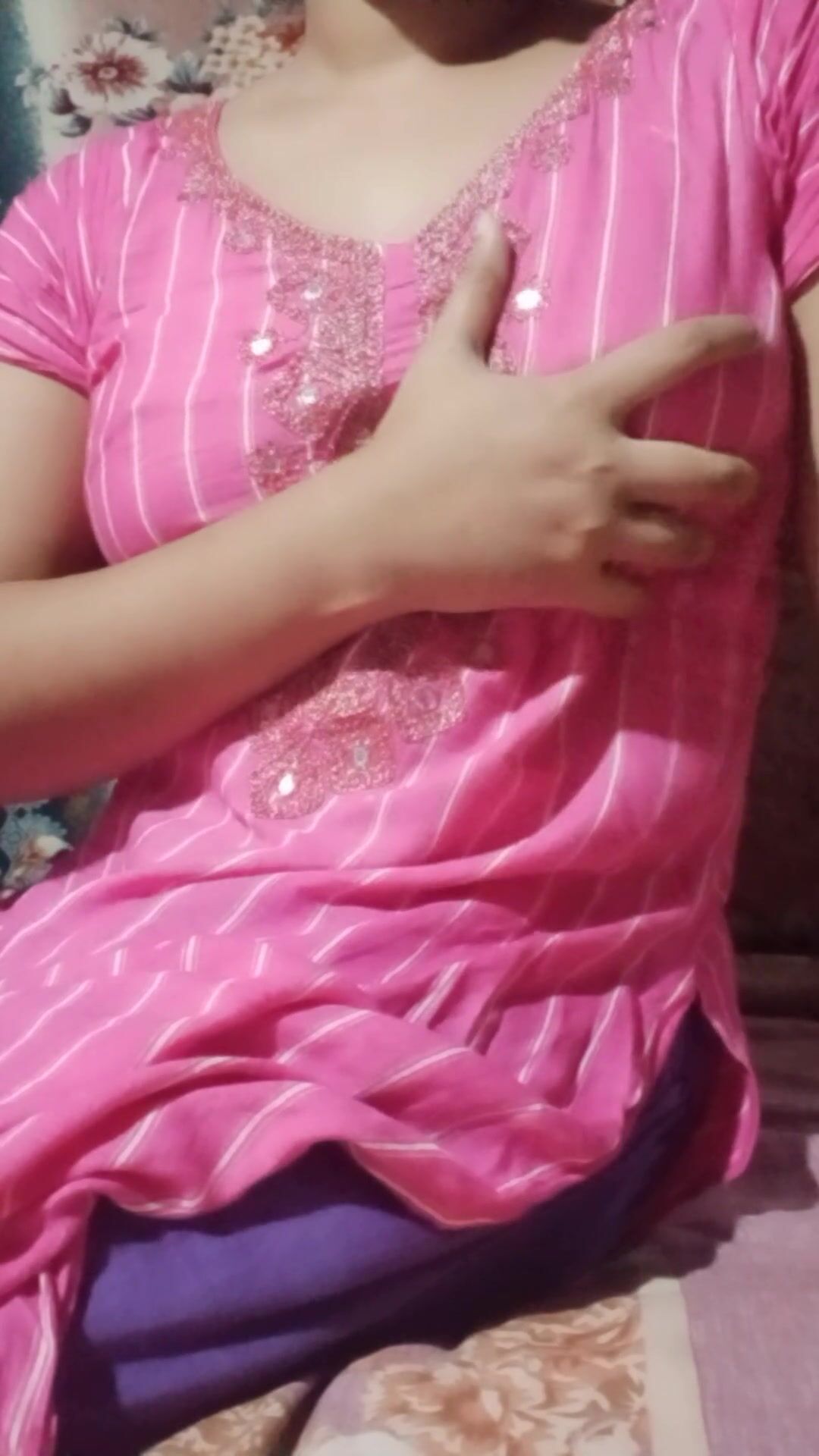 Hot indian girl boob show salwar kameez