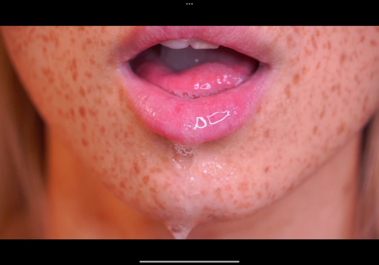 Artease colse up sloppy mouth and she do ahegao face