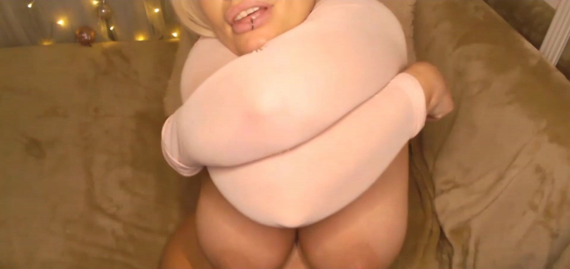 Faith_xxsm Naughty British curvy nympho