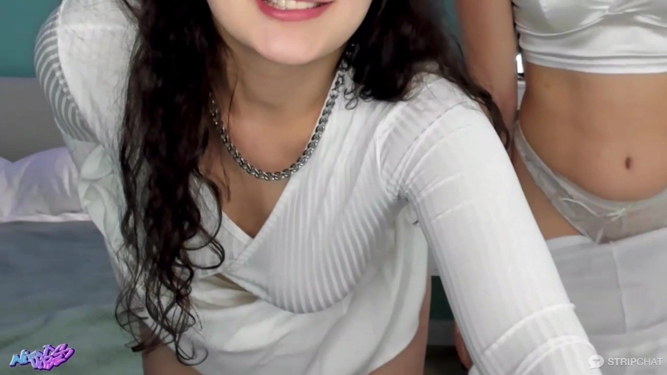 DilaraLeila cameltoe
