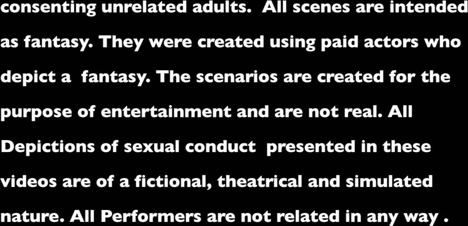 Sadie Holmes pumps milk from her titties - CamWhores