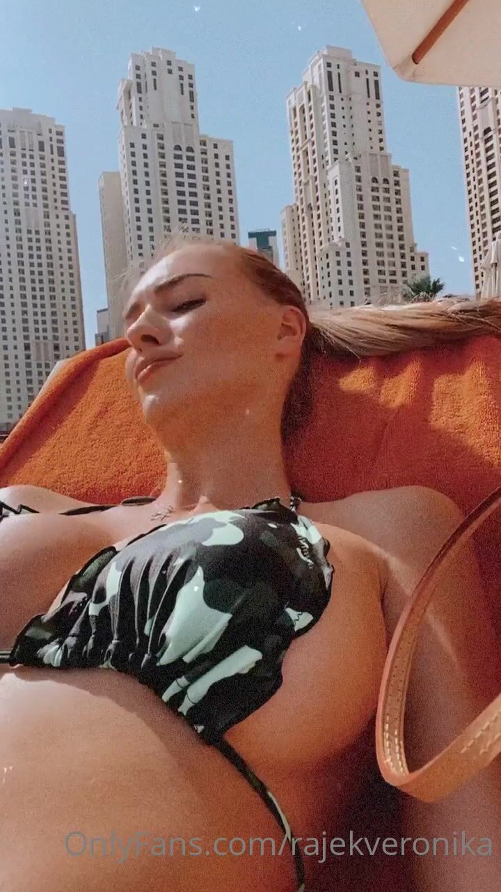 Veronika Rajek 13