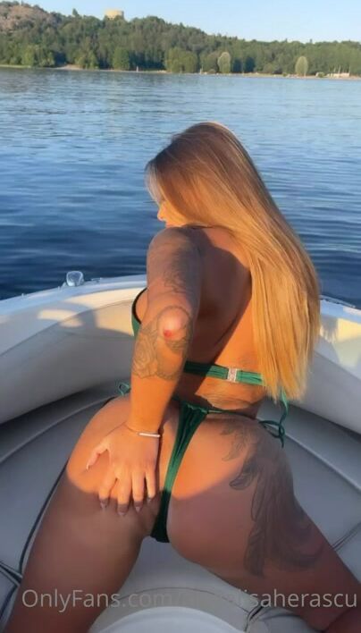 Anna-lisa Twerking on a boat
