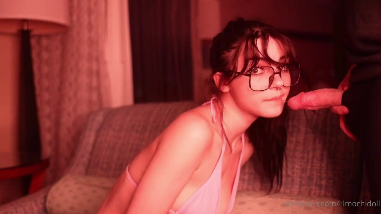 Lilmochidoll blowjob 4