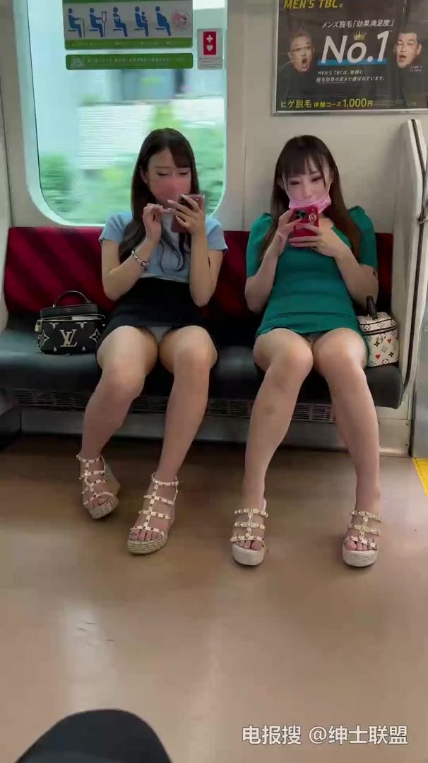 panty flash japan Japanese students flash their panties on the subway