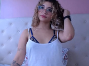 Pretty latina curvy hair show me her pussy ass and feet