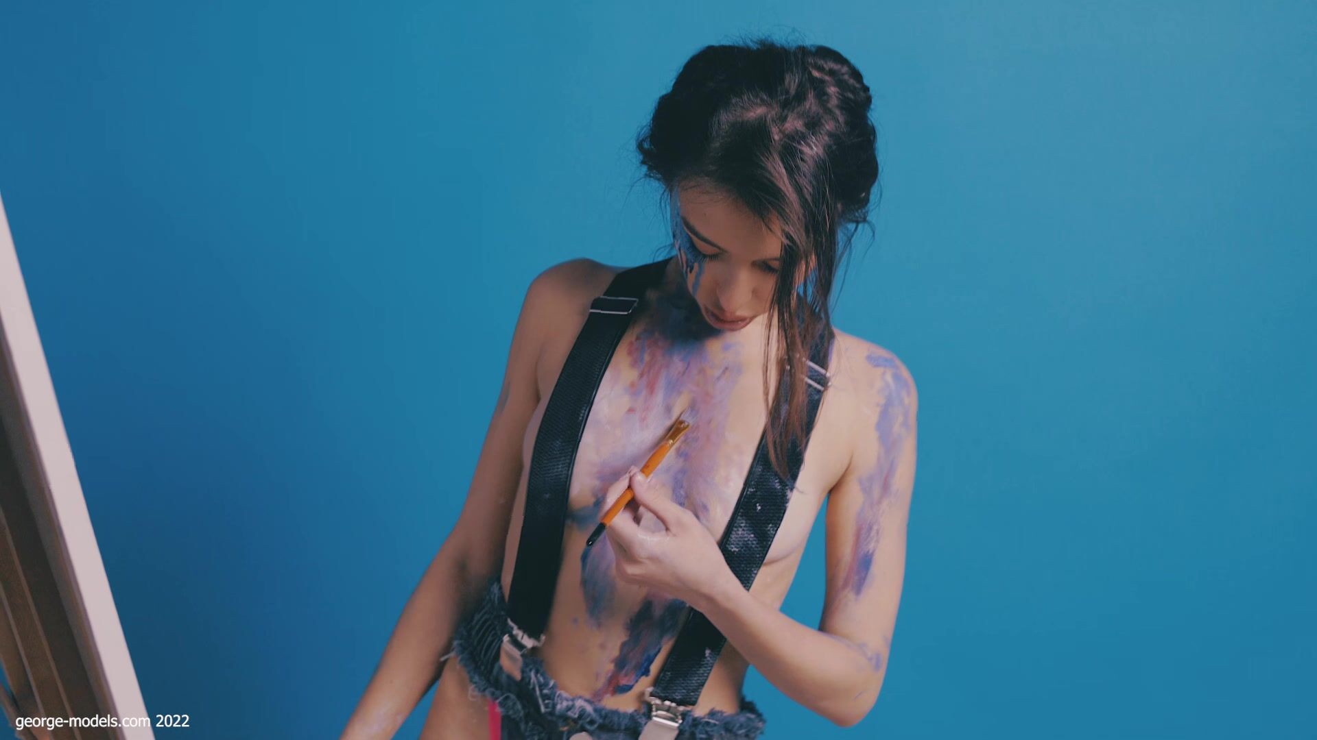 EmyShiny's provocative stance