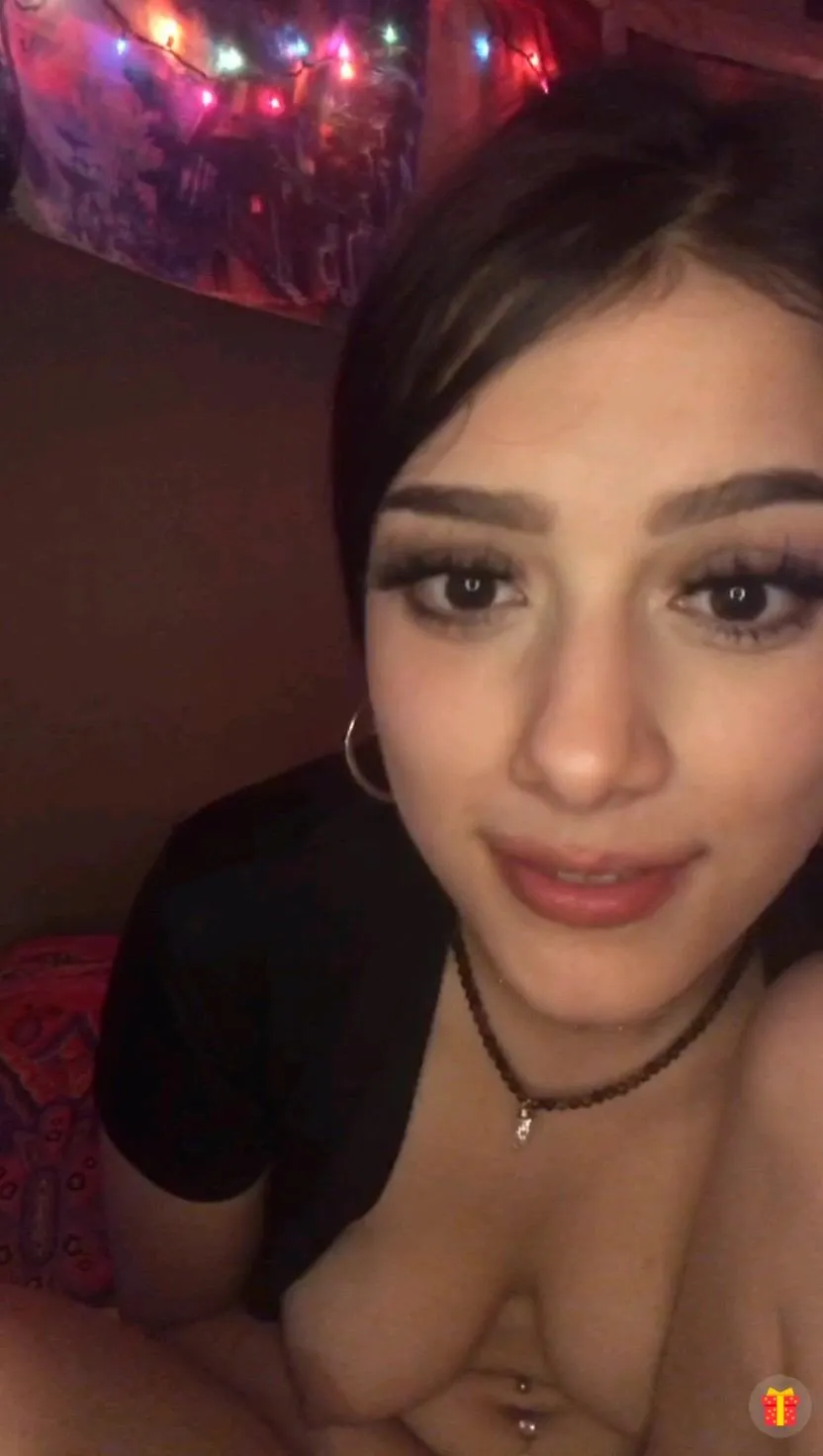 Chlo6803 vibrator - CamWhores