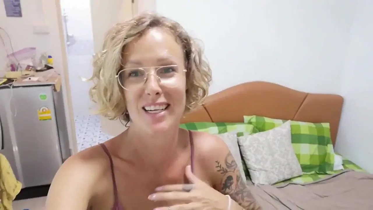 Breastmom masturbating
