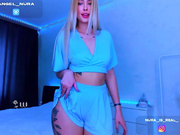 Huge Phat Ass Queen Bee Nura Wiggles Ass 8min