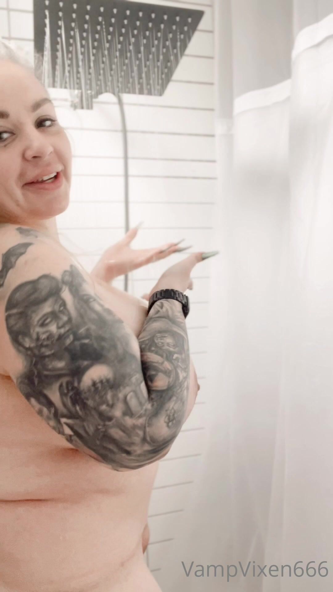 WAmp1r3 W1cks3n S1xS1xS1x Shower