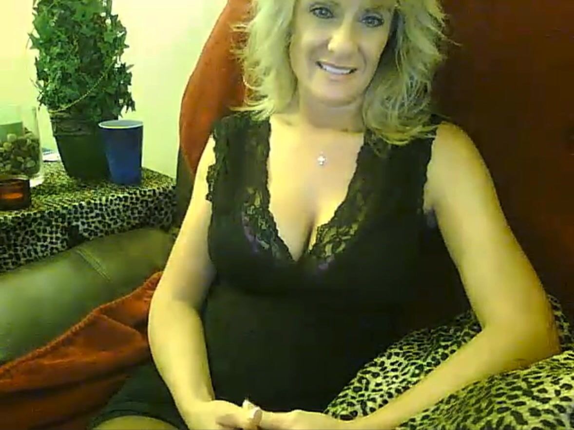 Katiemurphy first day on cam