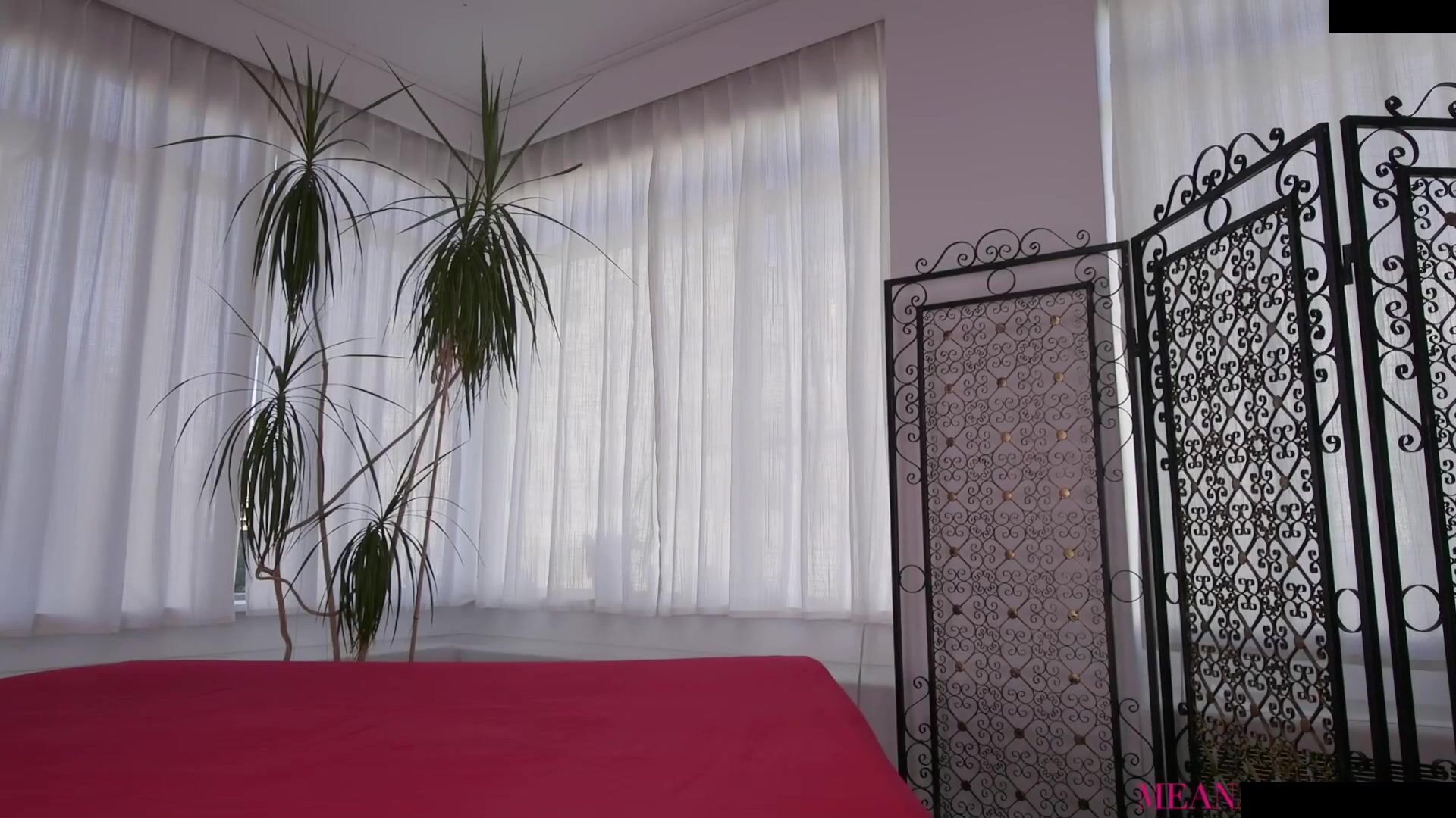 Meana Wolf Cuckolding Couple's Massage