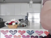 Snugglepunk camshow orgasm in the Kitchen