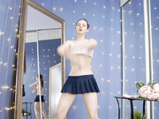 kriskras__ dances and flashes titties