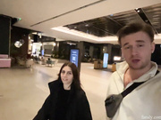 Carla follada en centro comercial