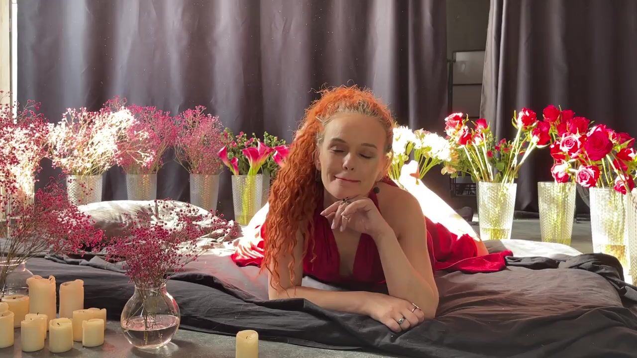 Tais yoga red