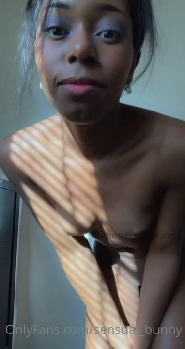 Sensualbunny kiss you and show her body