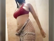 Aanaya06 first time nude bath show