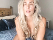 Sexy blonde chick joi and squirts