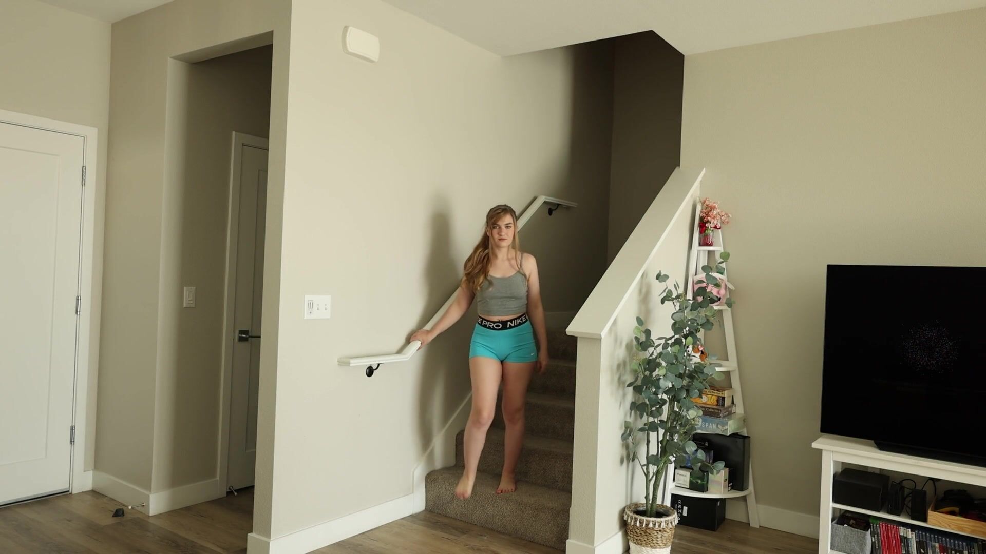 Jaybbgirl - Your Roommate Seduces You