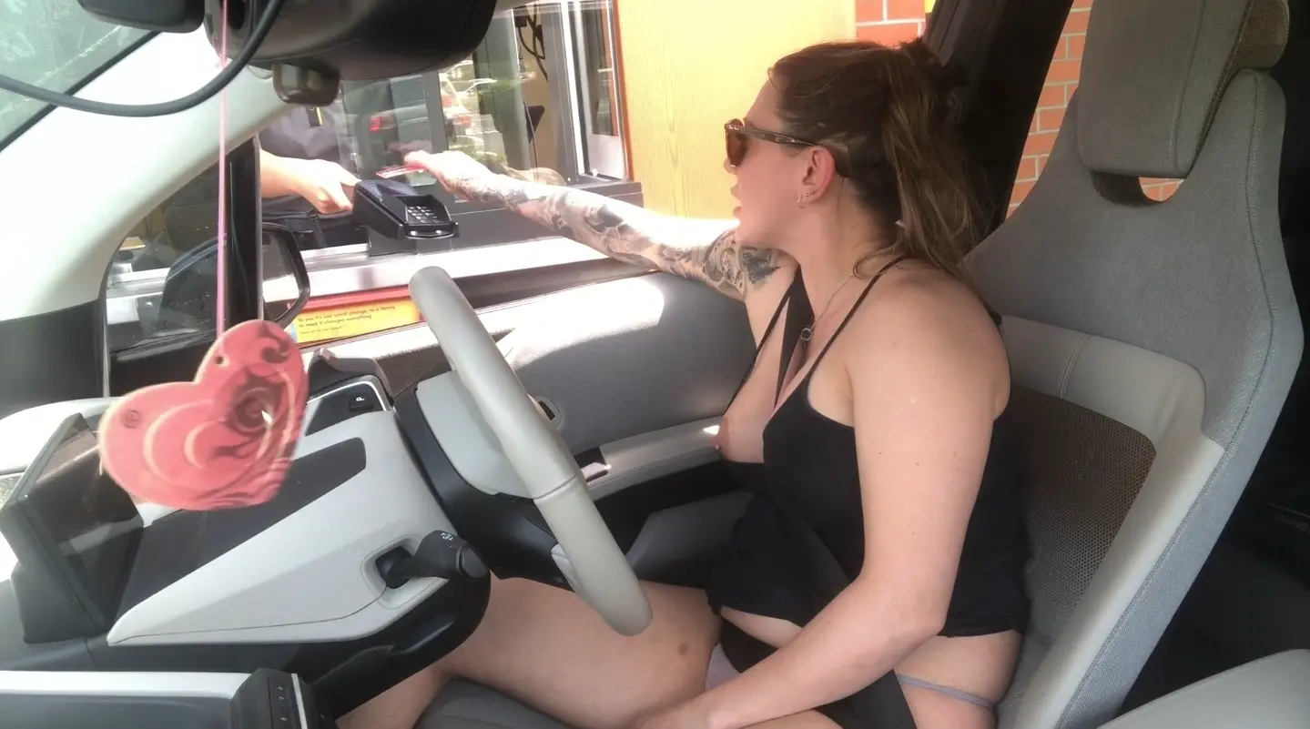 Suzielove212 drive thru