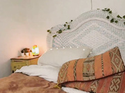 Kaalikat camshow cumming on the bed pussy hair