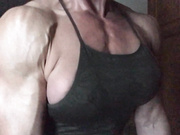 fbb pumping biceps