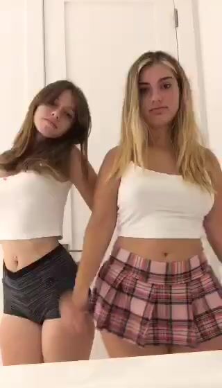 Amigas peladas em live 2