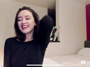 Alexa_Girl1 fully naked & fingering.