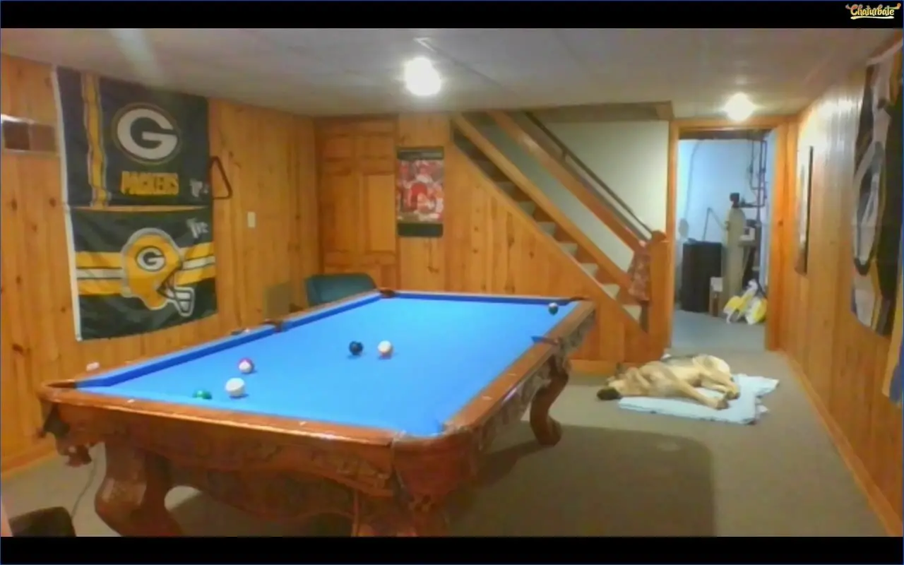 Rosegold18 playing pool and gardening naked