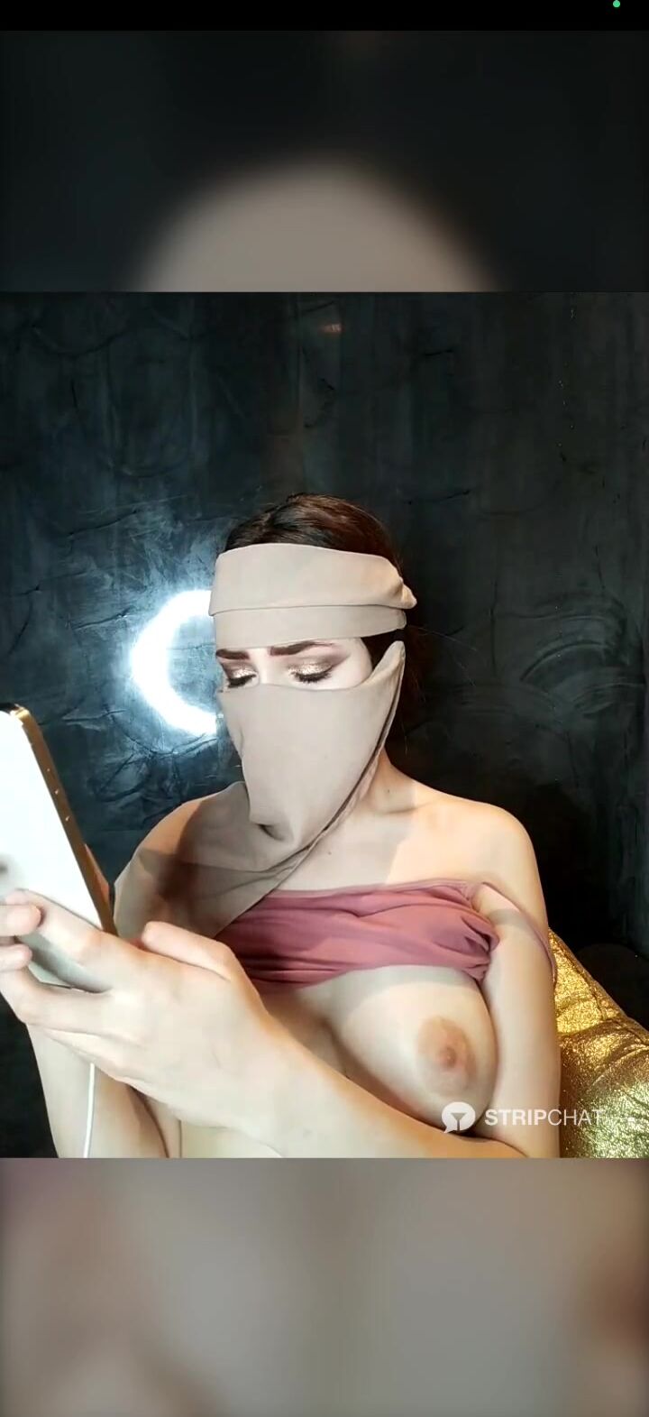 Dandoun50 Arabian girl Show Boobs