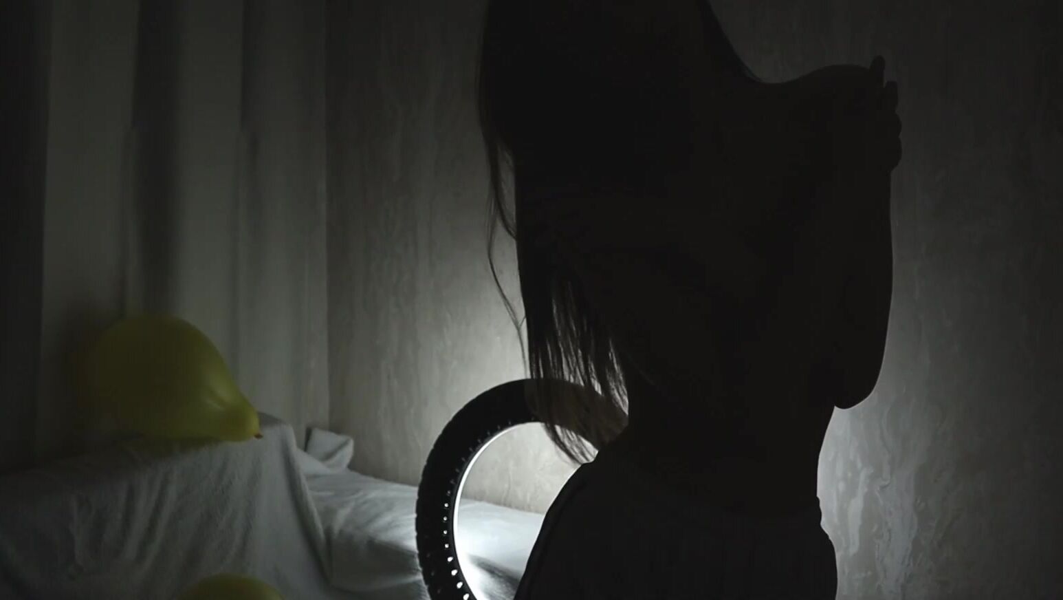 cutie_ghostie topless in dark ticketshow