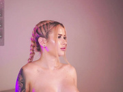 MickyCross Bongacams cocking leg up for you to fuck