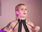 MickyCross Bongacams cocking leg up for you to fuck