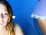 Amigas peladas em live 6