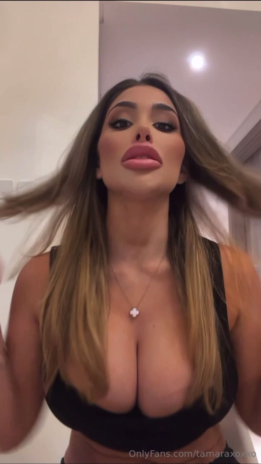 Tamaraxoxxo blonde dsl tits