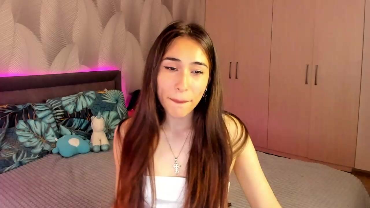 Shy_Bambiii Stipping Naked and Playing with Her Hyphy - CamWhores