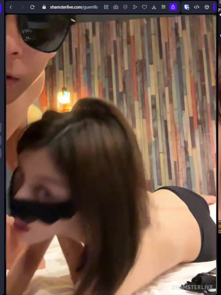 japanese couple lick pussy in public show