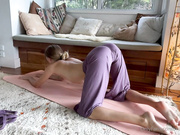 Mila Sobolov - Yoga Masturbation