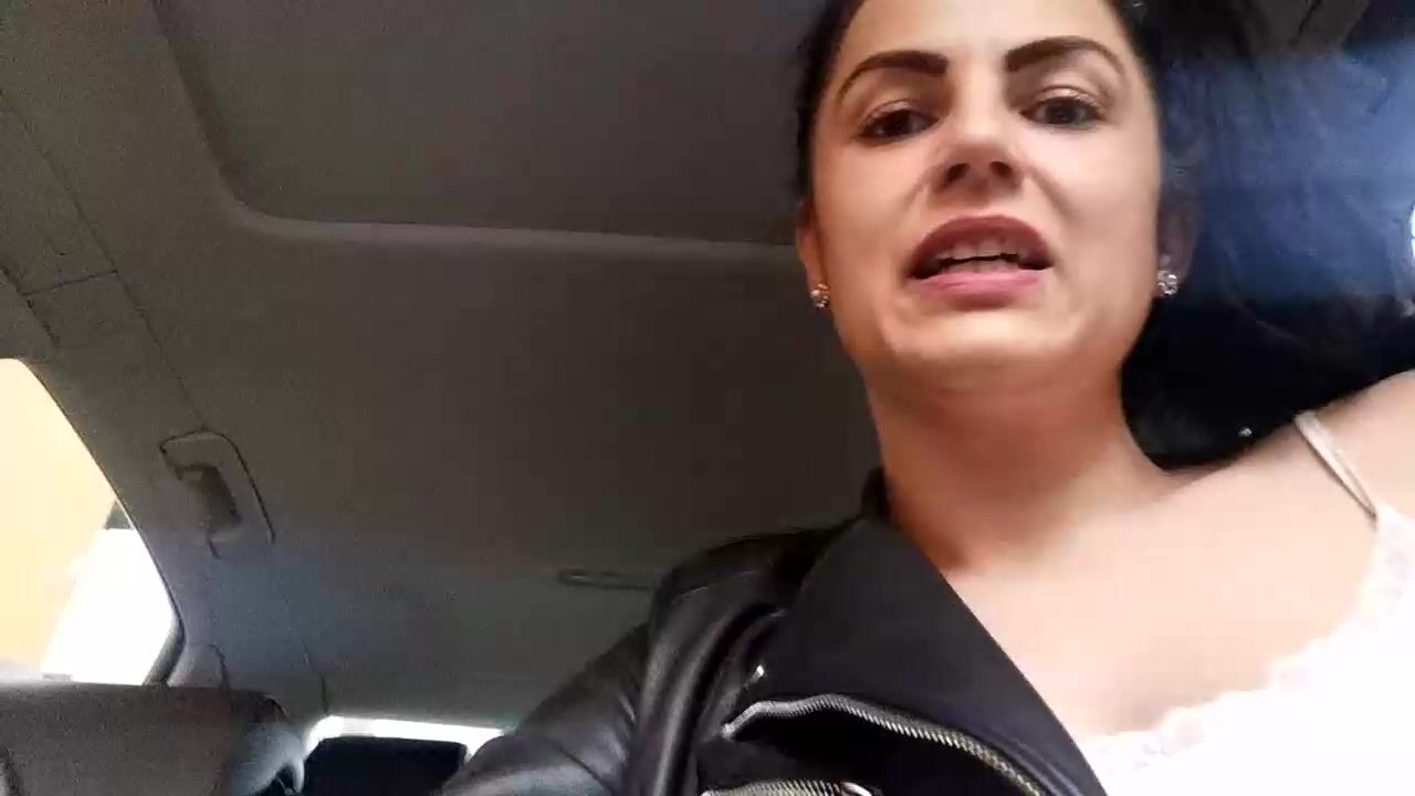 queenrannya_ / Domixdyva show in car and squirt