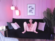 Sandra_Kind (claims to be nonude)