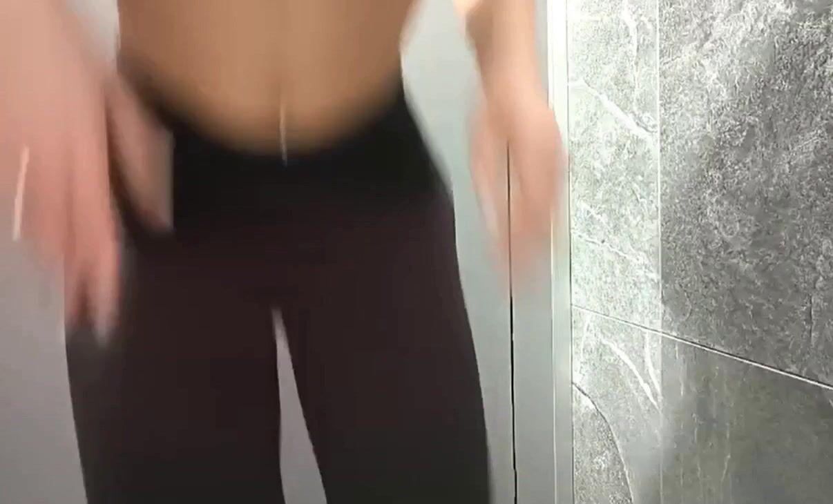Gigi bathroom after gym
