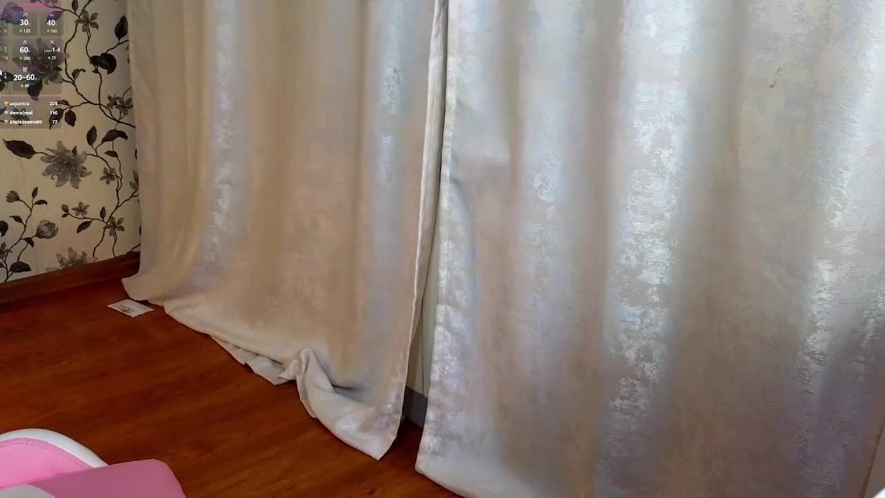 Frauchocolate dildo blowjob