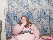 SSBBW Hayley Takes Her Measurements In February 2025