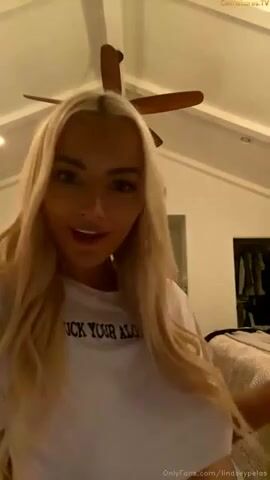 Lindsey Pelas