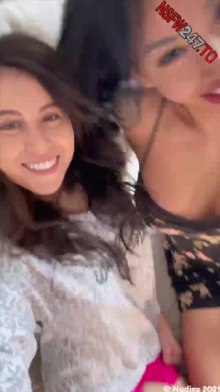 Kiara Moon & violet summers