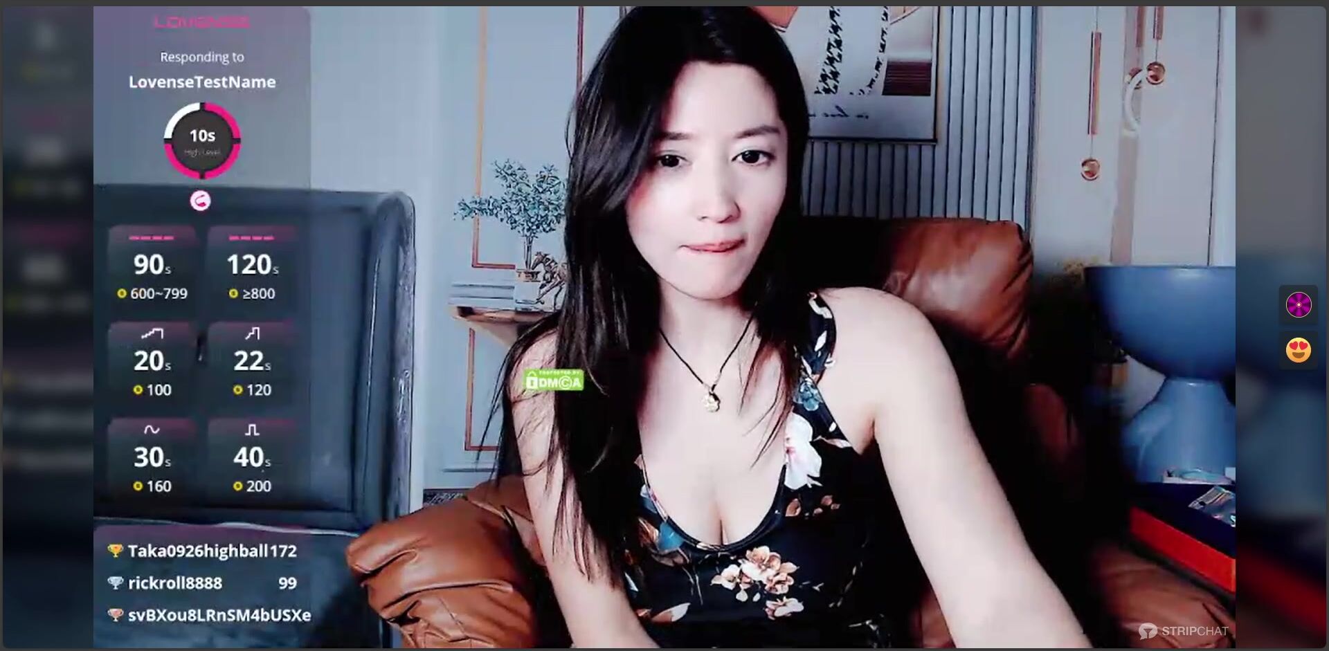 Tangtang-baby show her nice tits